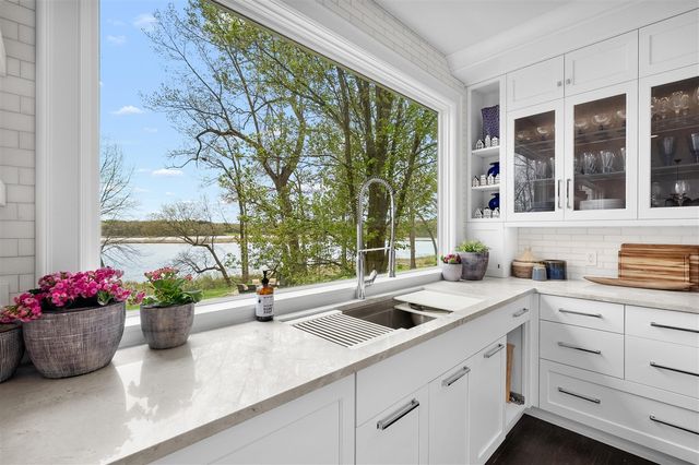 14286 Peninsula Drive, Galesburg, MI 49053