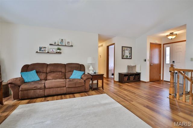 12 Cottonwood Glen, Glen Carbon, IL 62034