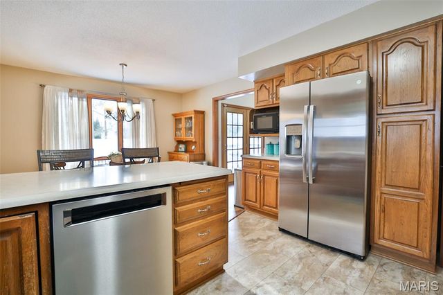 12 Cottonwood Glen, Glen Carbon, IL 62034