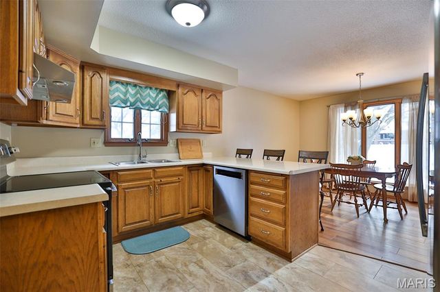12 Cottonwood Glen, Glen Carbon, IL 62034