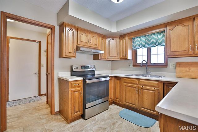 12 Cottonwood Glen, Glen Carbon, IL 62034