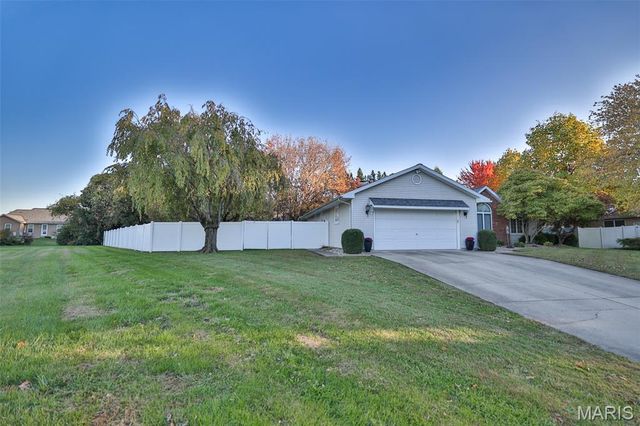 12 Cottonwood Glen, Glen Carbon, IL 62034