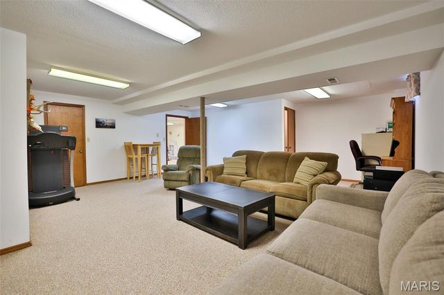 12 Cottonwood Glen, Glen Carbon, IL 62034