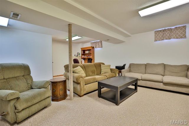 12 Cottonwood Glen, Glen Carbon, IL 62034