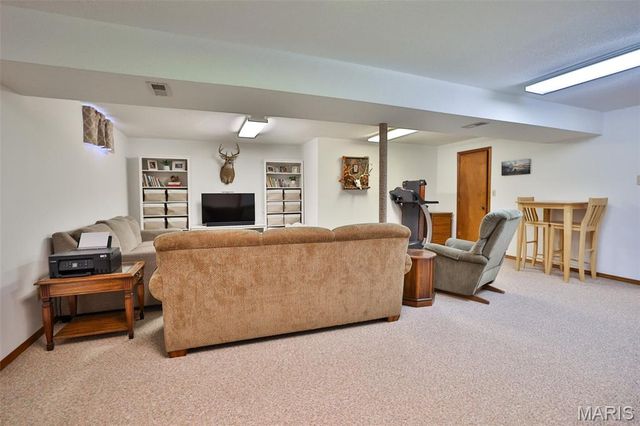 12 Cottonwood Glen, Glen Carbon, IL 62034
