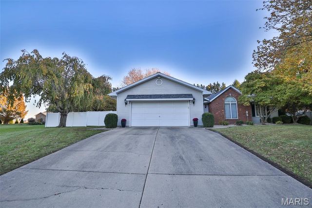12 Cottonwood Glen, Glen Carbon, IL 62034
