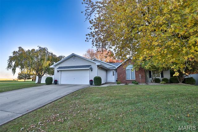 12 Cottonwood Glen, Glen Carbon, IL 62034