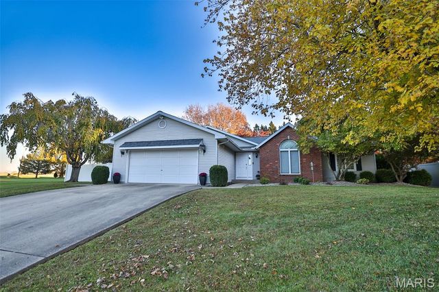 12 Cottonwood Glen, Glen Carbon, IL 62034