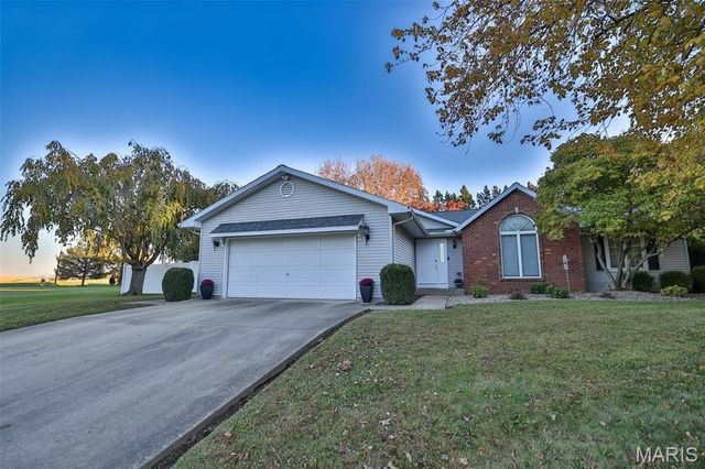 12 Cottonwood Glen, Glen Carbon, IL 62034