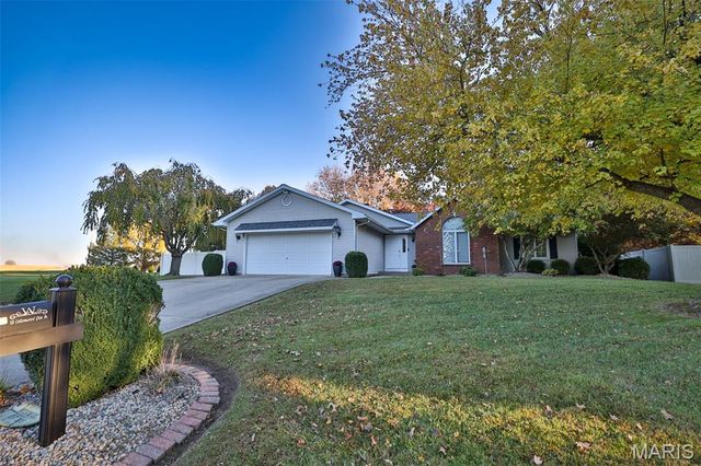 12 Cottonwood Glen, Glen Carbon, IL 62034