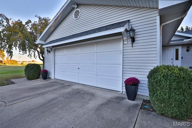 12 Cottonwood Glen, Glen Carbon, IL 62034