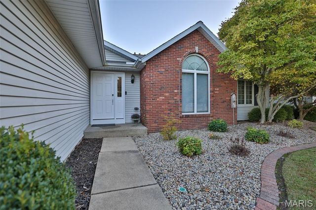 12 Cottonwood Glen, Glen Carbon, IL 62034