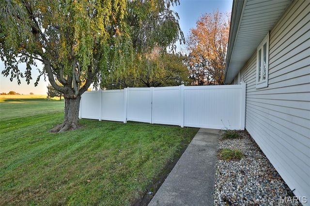 12 Cottonwood Glen, Glen Carbon, IL 62034