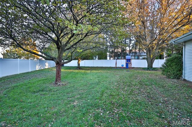 12 Cottonwood Glen, Glen Carbon, IL 62034