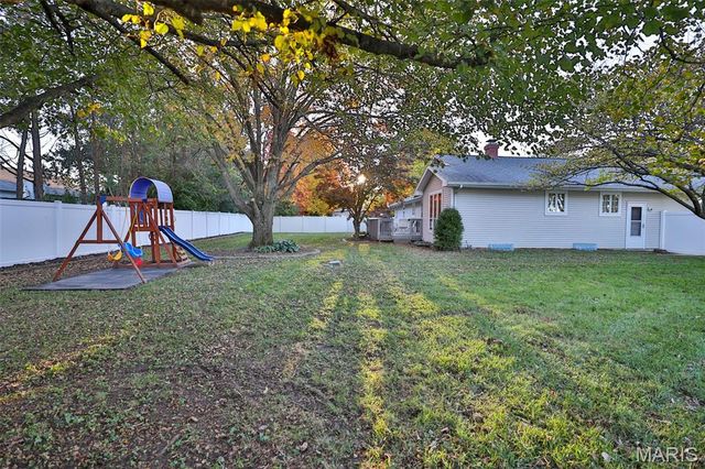 12 Cottonwood Glen, Glen Carbon, IL 62034