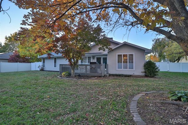 12 Cottonwood Glen, Glen Carbon, IL 62034