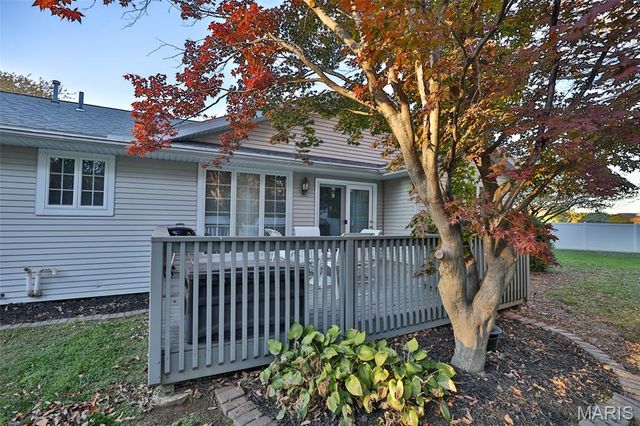 12 Cottonwood Glen, Glen Carbon, IL 62034
