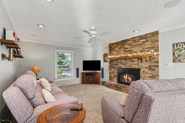 52566 Farmingdale Drive, Granger, IN 46530