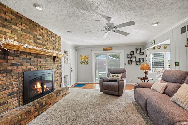 52566 Farmingdale Drive, Granger, IN 46530