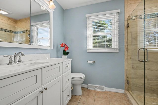52566 Farmingdale Drive, Granger, IN 46530