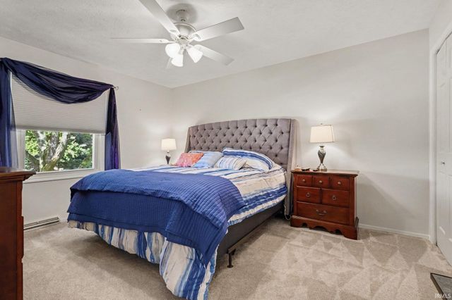 52566 Farmingdale Drive, Granger, IN 46530