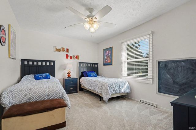 52566 Farmingdale Drive, Granger, IN 46530