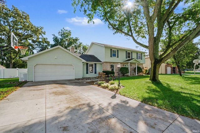 52566 Farmingdale Drive, Granger, IN 46530