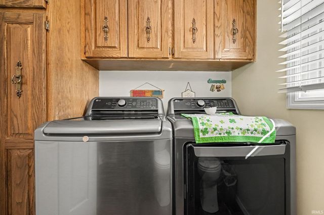 52566 Farmingdale Drive, Granger, IN 46530