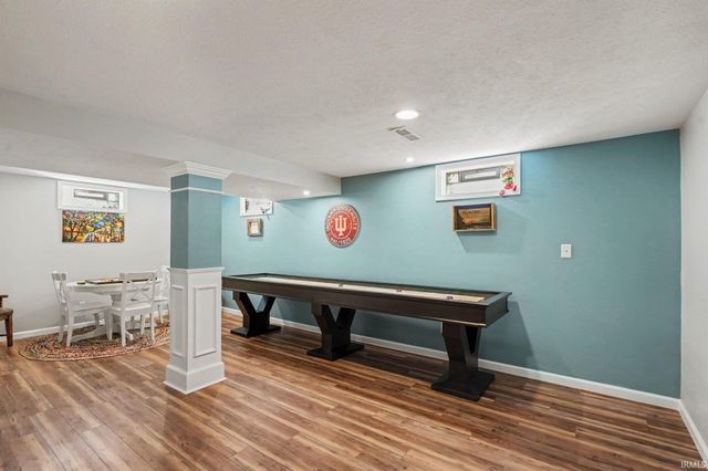 52566 Farmingdale Drive, Granger, IN 46530