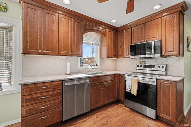 52566 Farmingdale Drive, Granger, IN 46530