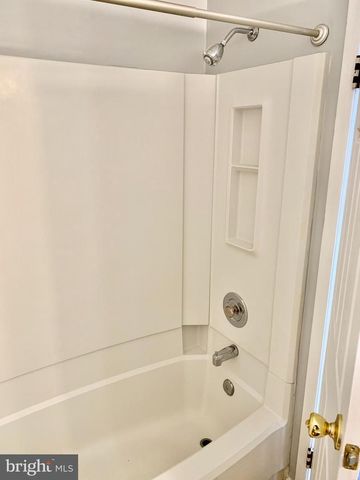 751-E HEATHER RIDGE DR #18E, Frederick, MD 21702