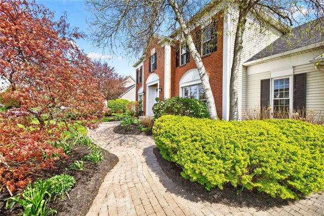 22 Wexford Glen, Pittsford, NY 14534