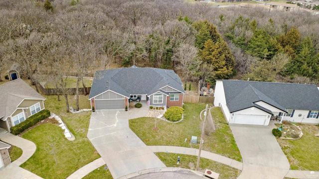 1040 Highland Ridge Drive, Manhattan, KS 66503