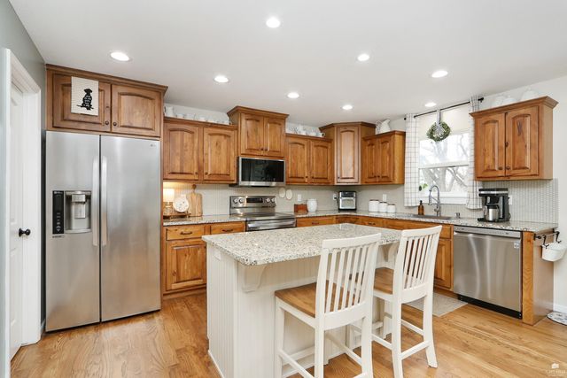 1040 Highland Ridge Drive, Manhattan, KS 66503