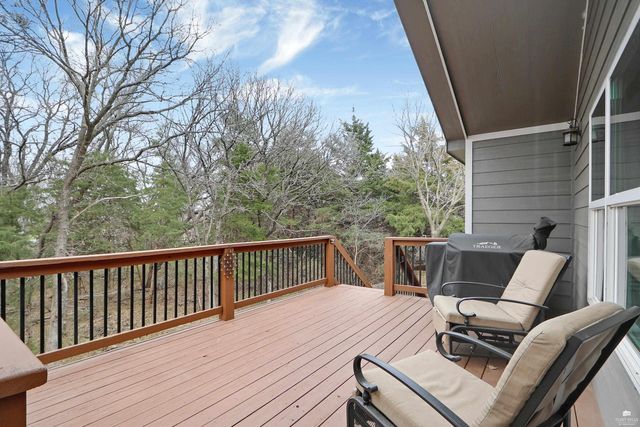 1040 Highland Ridge Drive, Manhattan, KS 66503