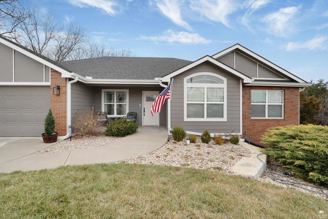 1040 Highland Ridge Drive, Manhattan, KS 66503