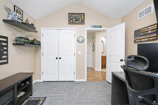 1040 Highland Ridge Drive, Manhattan, KS 66503