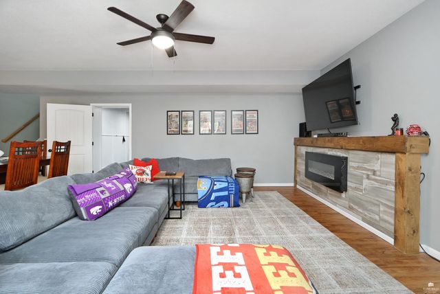 1040 Highland Ridge Drive, Manhattan, KS 66503