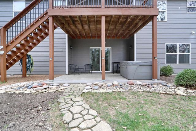 1040 Highland Ridge Drive, Manhattan, KS 66503