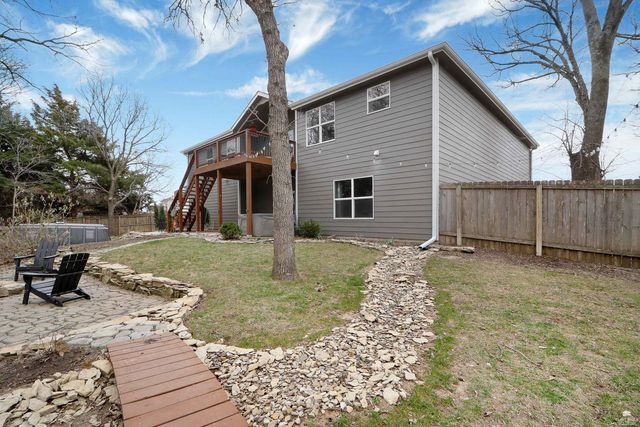 1040 Highland Ridge Drive, Manhattan, KS 66503