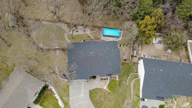 1040 Highland Ridge Drive, Manhattan, KS 66503