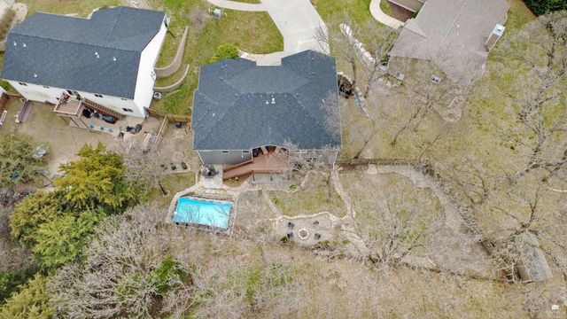 1040 Highland Ridge Drive, Manhattan, KS 66503