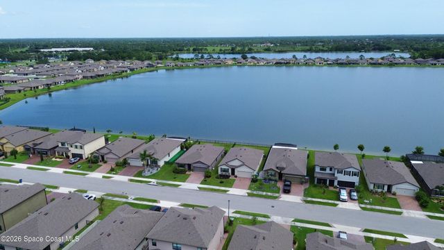 1883 Capital Drive SE, Palm Bay, FL 32909