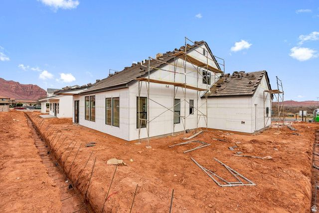 2401 PATRICIA DR, Santa Clara, UT 84765