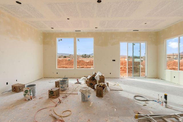 2401 PATRICIA DR, Santa Clara, UT 84765