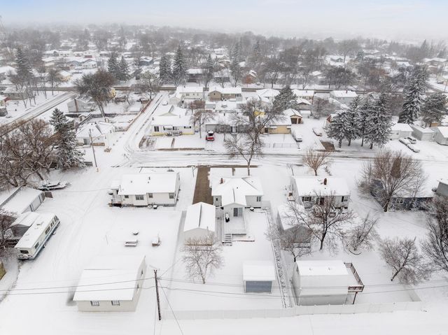 1429 5TH ST SW, Minot, ND 58701