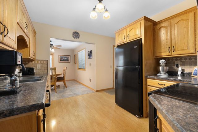 1429 5TH ST SW, Minot, ND 58701