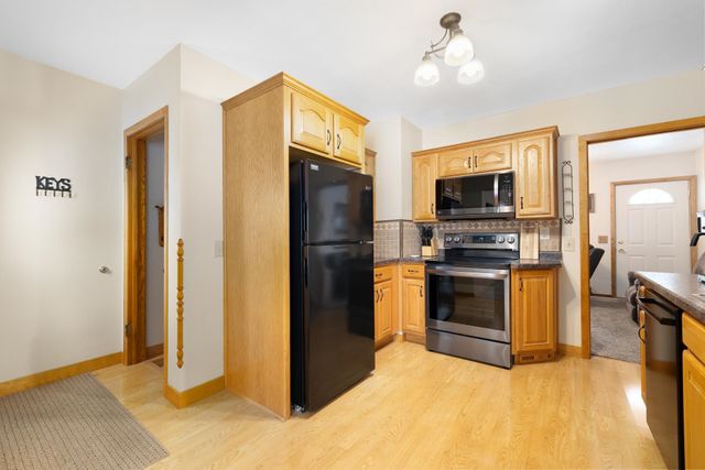 1429 5TH ST SW, Minot, ND 58701