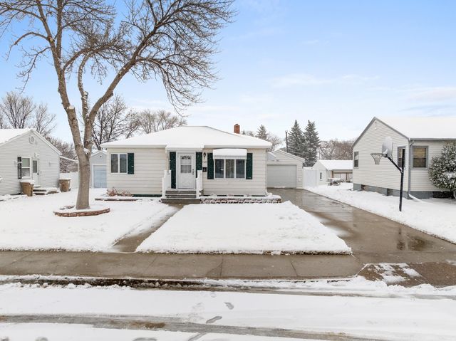 1429 5TH ST SW, Minot, ND 58701