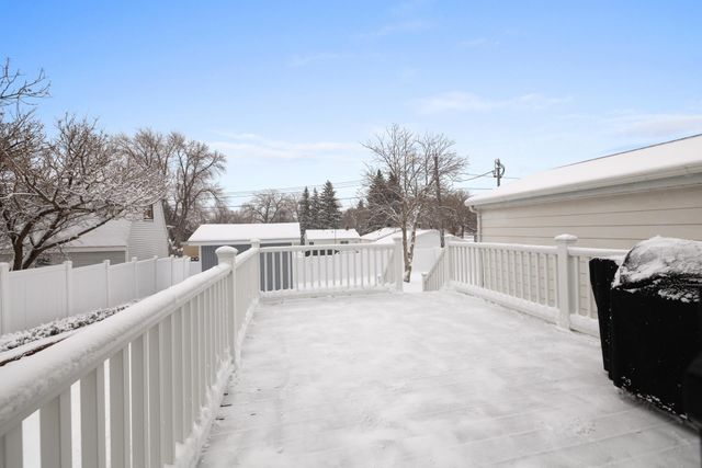 1429 5TH ST SW, Minot, ND 58701